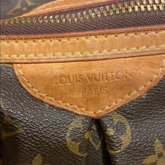 Authentic Louis Vuitton Purse.  1 owner. - Picture 3 of 5